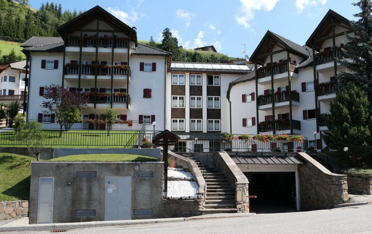 Apartments Casa Metz Santa Cristina Val Gardena Exteriör bild