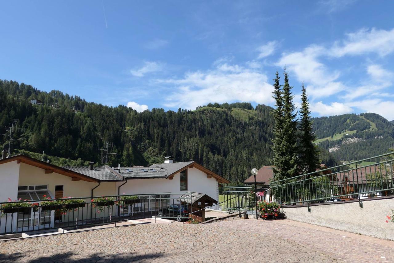Apartments Casa Metz Santa Cristina Val Gardena Exteriör bild